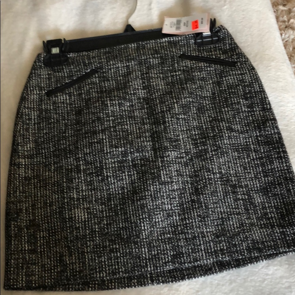 Skirt - Picture 3 of 4